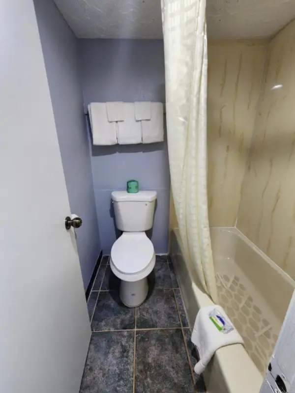 Carthage Inn 6
